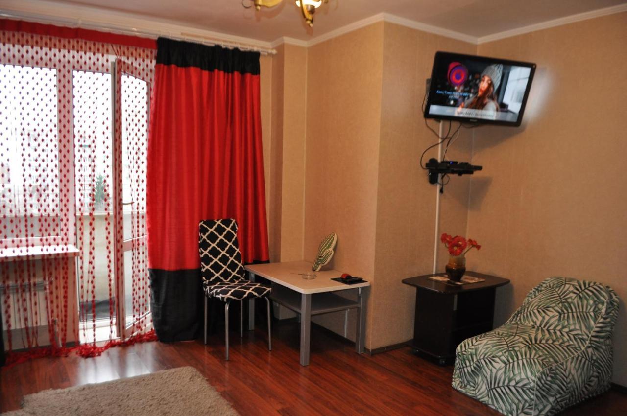 Spacious Apartment With Balcony Kremenchuk Exterior foto